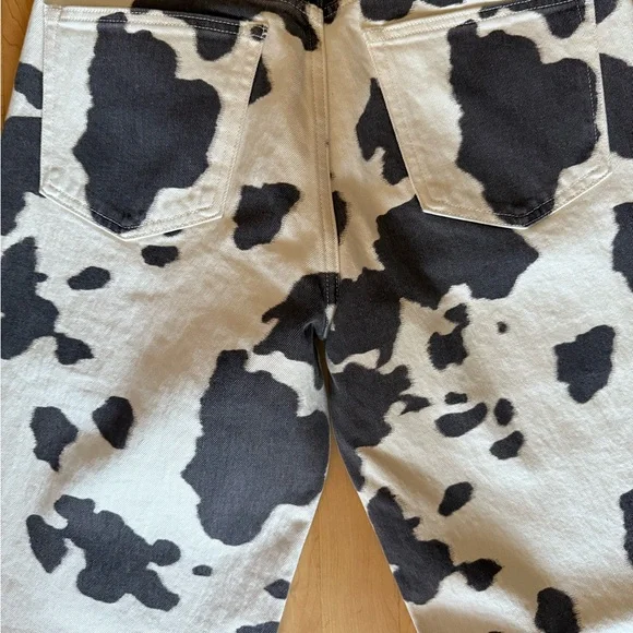 NWT- Abercrombie Black and White Cow Print Jeans - Picture 5 of 5